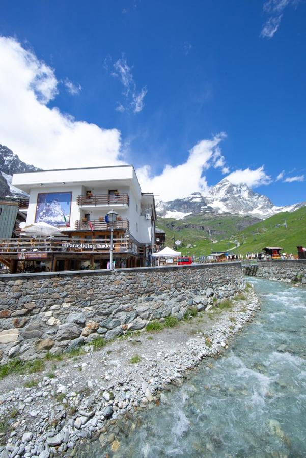 Hotel Meuble' Joli Breuil-Cervinia Exterior photo