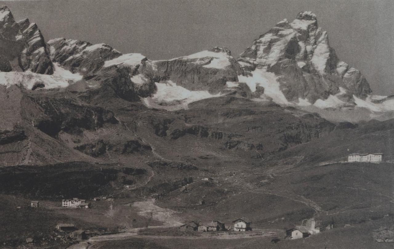 Hotel Meuble' Joli Breuil-Cervinia Exterior photo